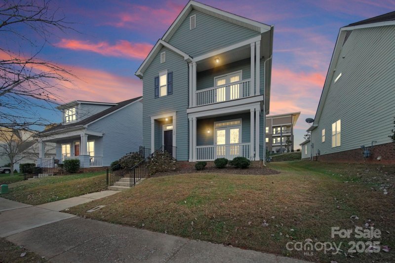 136 E Morehouse Avenue