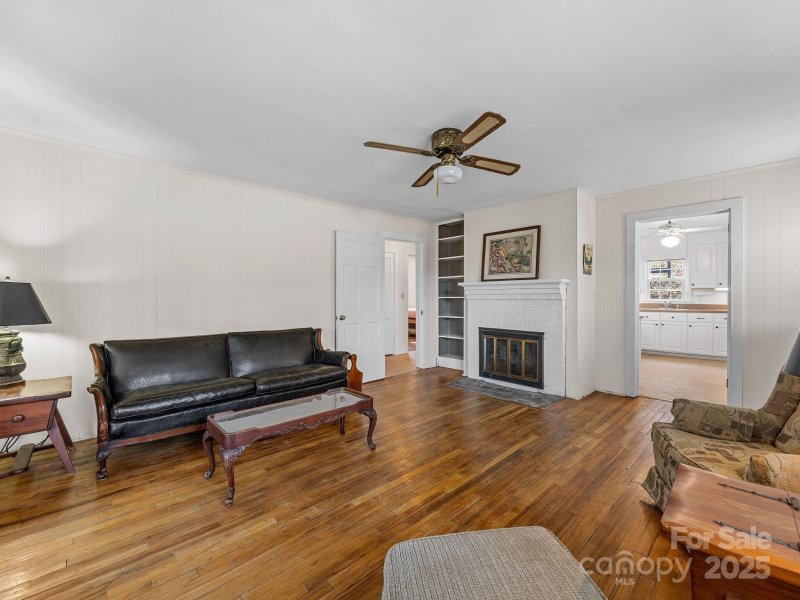 Property image 5 of 1420 W Lakeshore Drive in Lake Lanier, Landrum, SC 29356