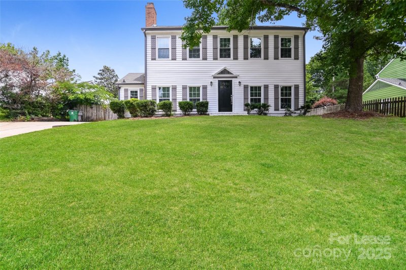 5015 Rivergreen Lane