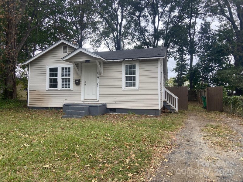 3931 Bearwood Avenue