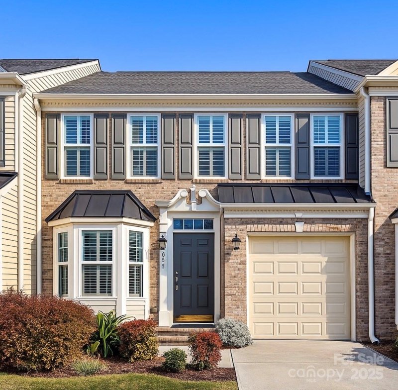 318 Shingleoak Drive