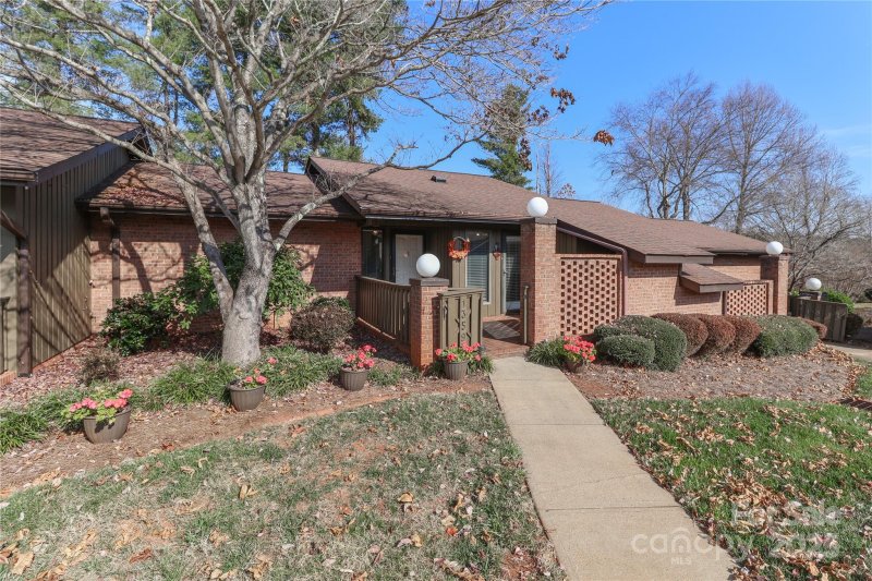 Indian Ridge, Statesville Community