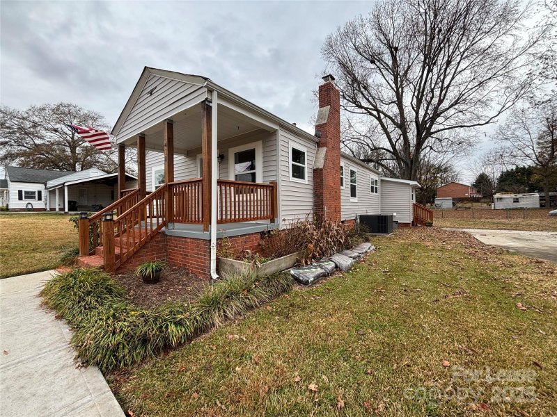 Property image 2 at 410 Gann Street, Lowell, NC 28098