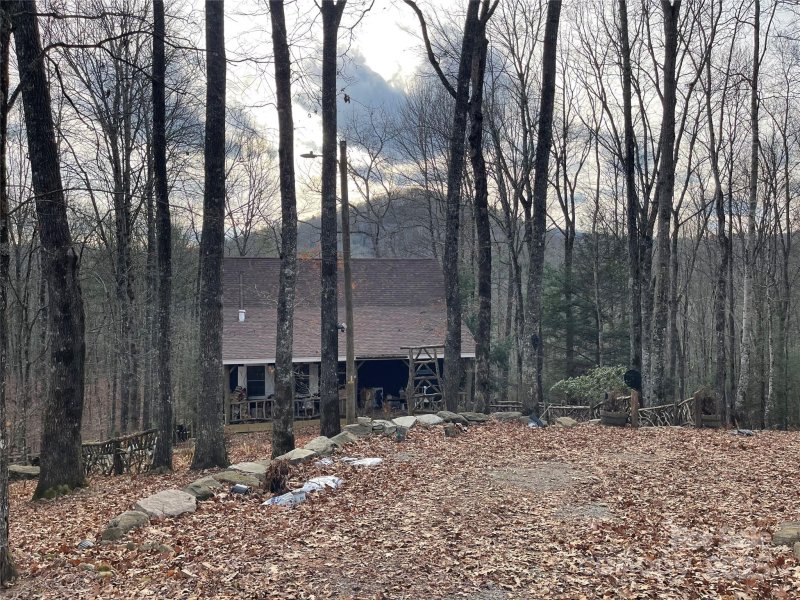Laurel Falls, Glenville community