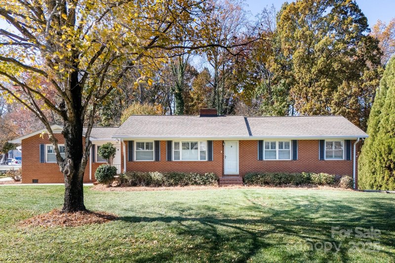 Greenfield Park, Huntersville community