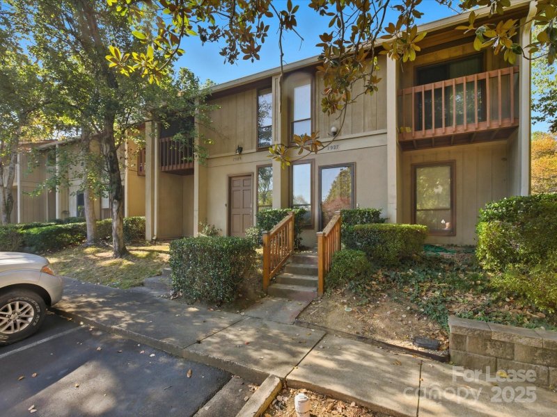 Property image 2 at 7925 Charter Oak Lane, Charlotte, NC 28226