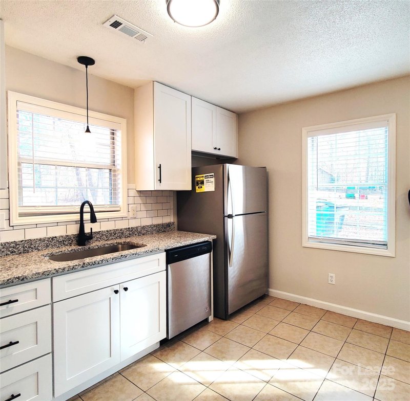 Property image 4 at 7207 Barcliff Drive, Charlotte, NC 28212