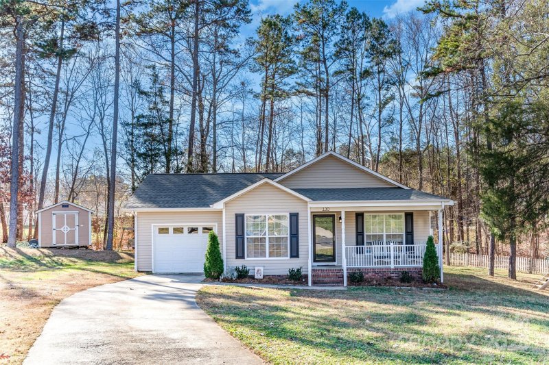 Hilltop Acres, Mount Pleasant community