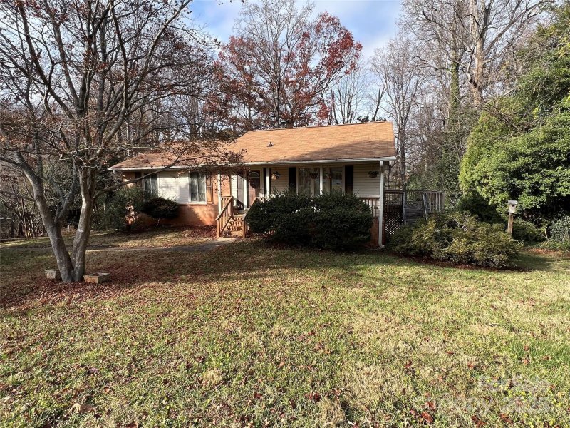 Westmoreland, Charlotte community