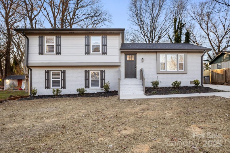 6133 Eagle Peak Drive