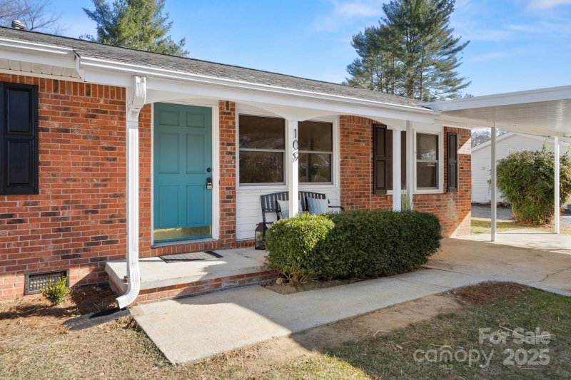 109 Willowbrook Road