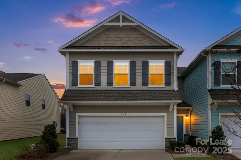 Longfield Commons, Charlotte community