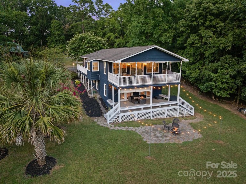 335 Carroll Cove
