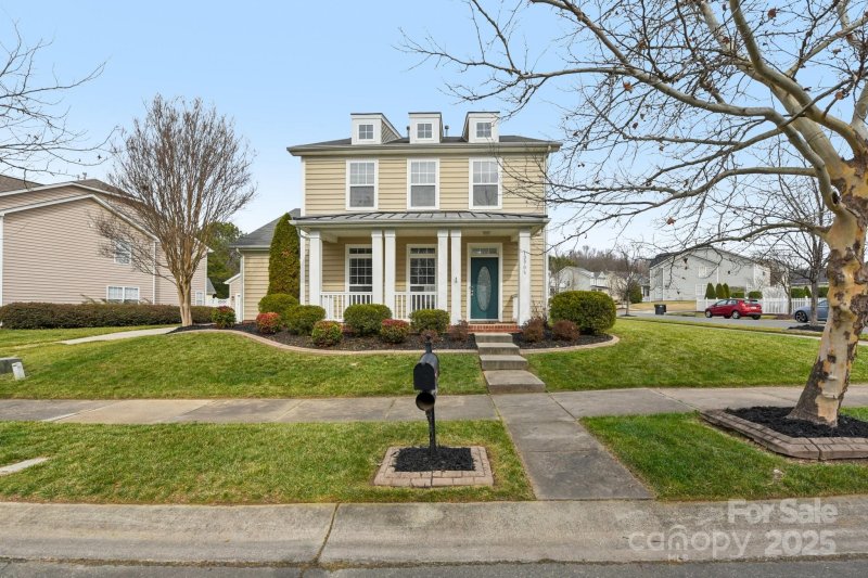 Monteith Place, Huntersville community