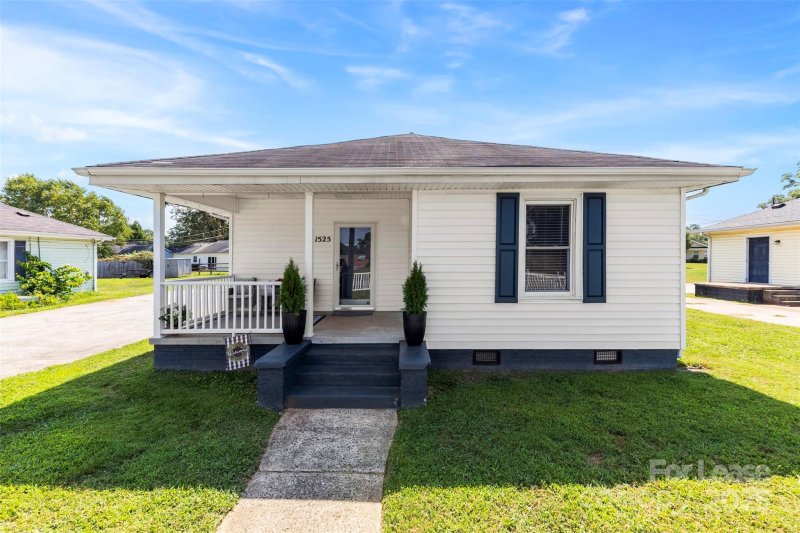 1525 Perfection Avenue