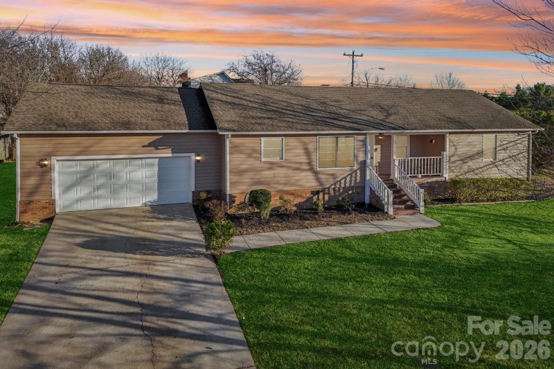 Mallard Crossing, Charlotte community