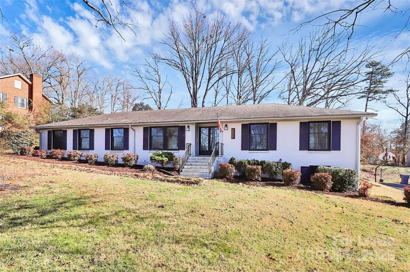 1932 Stoneyridge Drive