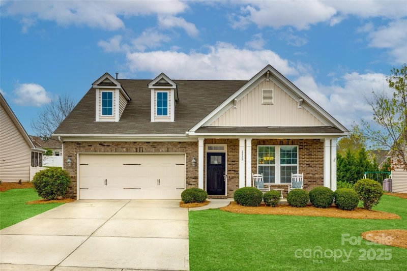 1129 Black Walnut Road