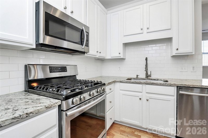 Elizabeth Village, Charlotte community