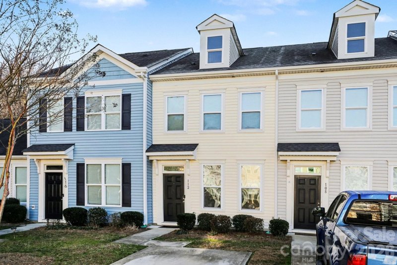 112 N Canyon Ridge Drive