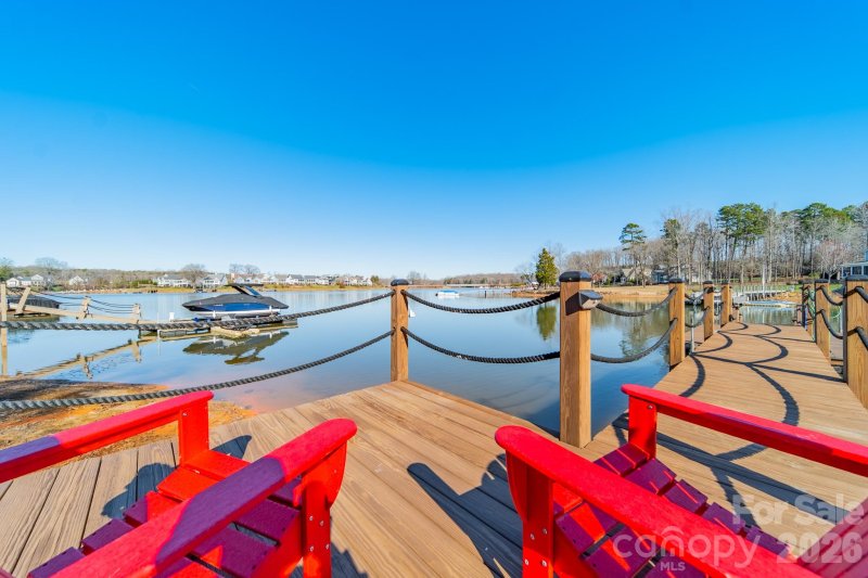 LakeWalk, Mooresville community