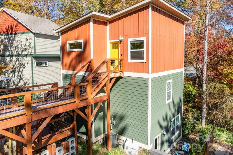 Woodside Hills, Candler community