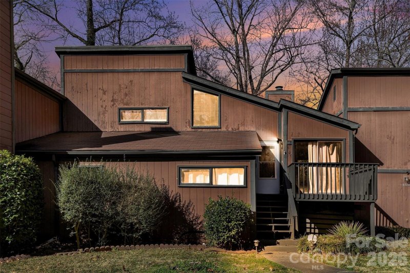 6102 Honeysuckle Lane