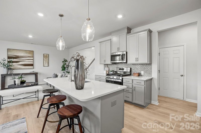 Fincastle Glen, Shelby community