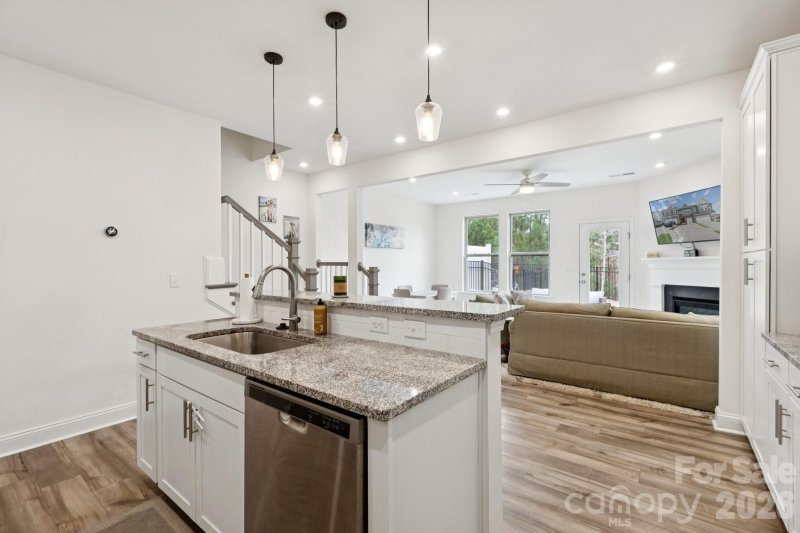 2081 Suttonview Road