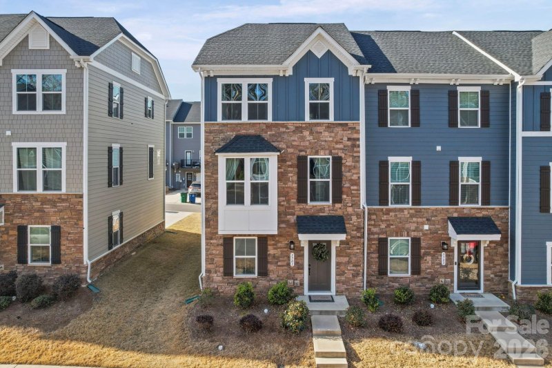 Stone Creek Townhomes, Matthews community