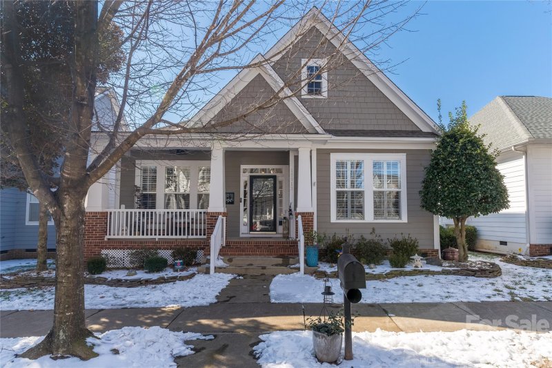 Birkdale Village, Huntersville community