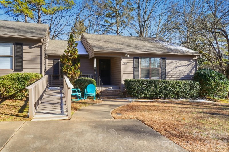 929 Cranberry Circle