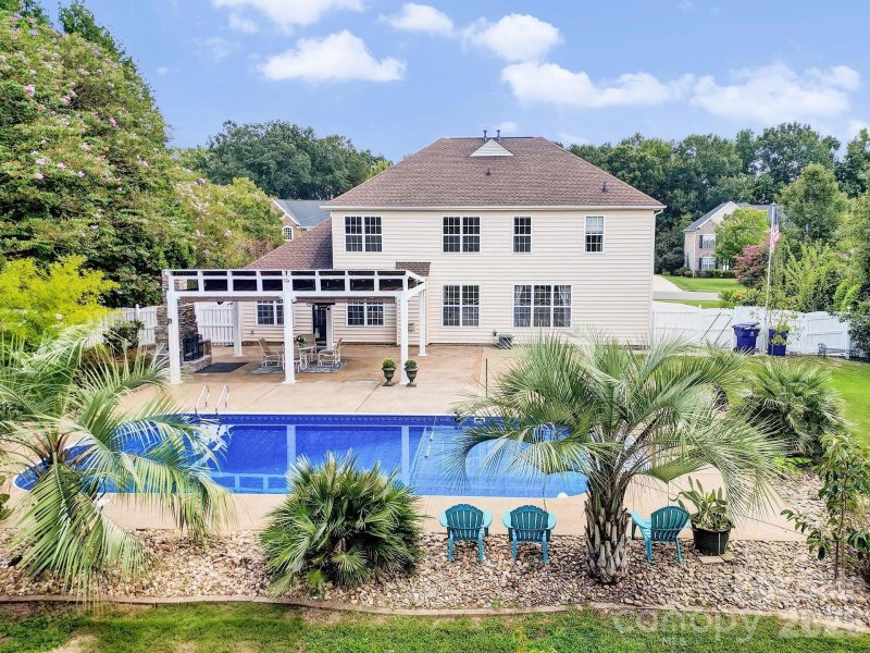 2210 Legacy Oak Drive