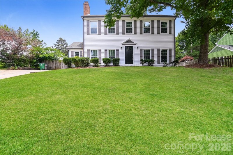 5015 Rivergreen Lane