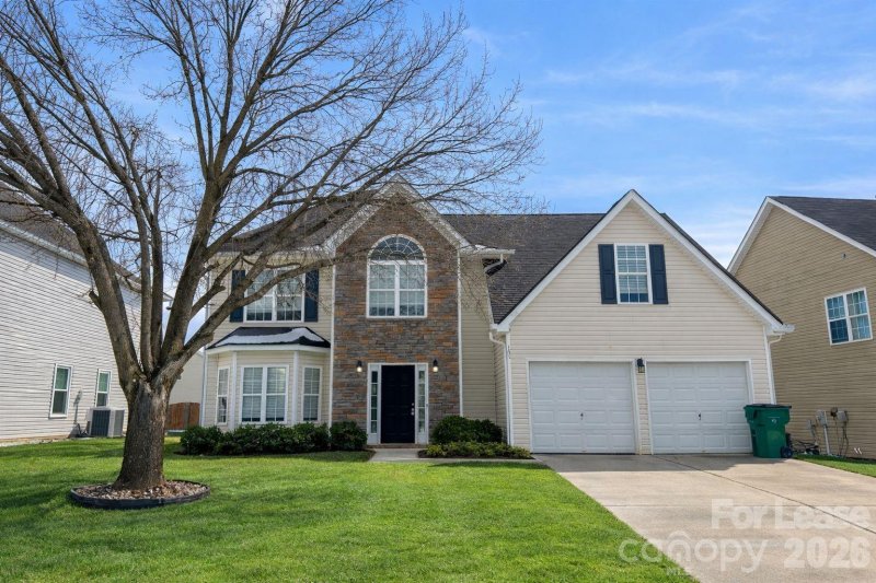 Houston Hills, Charlotte community