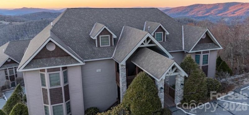 Sugar Mountain, Newland community