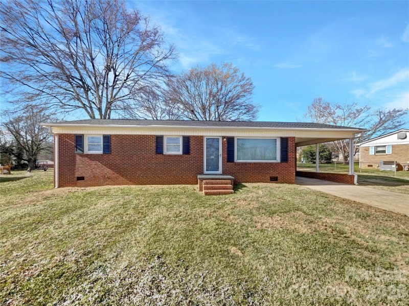 1913 Old English Drive