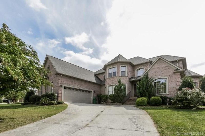 11831 Churchfield Lane