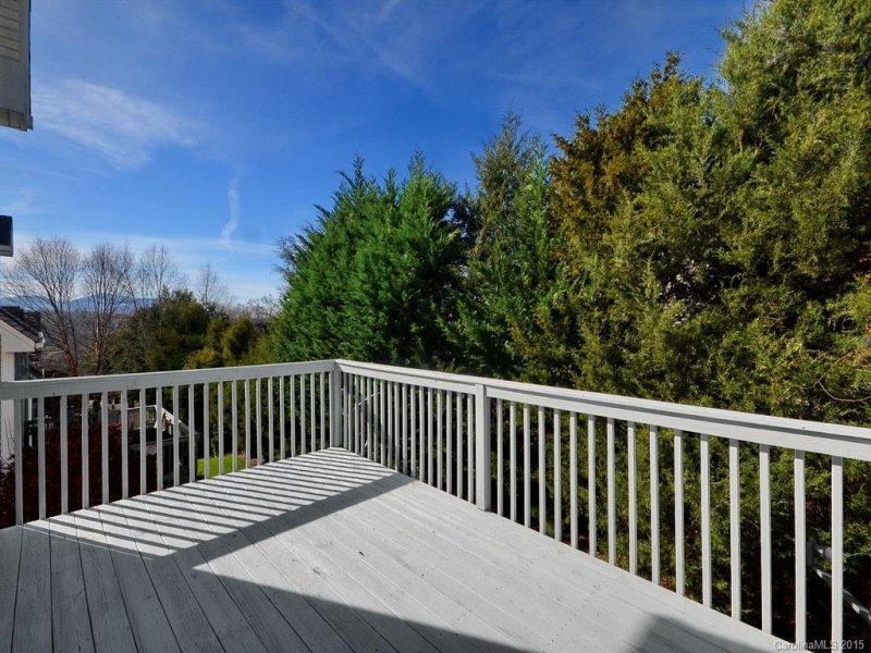 Property image 4 at 18 Flowering Cherry Drive, Asheville, NC 28805