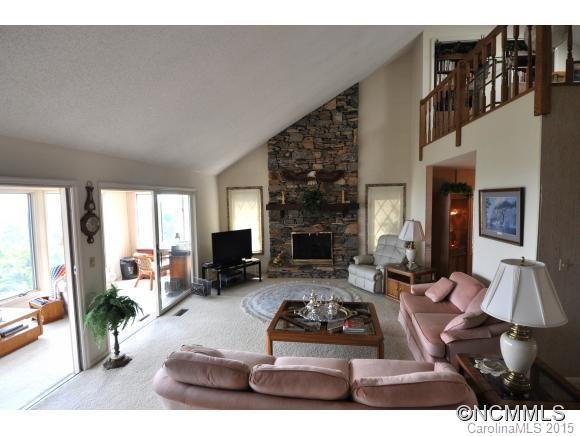 Property image 2 at 304 Fleetwood Plaza, Hendersonville, NC 28739