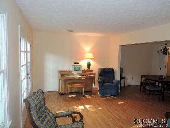 Property image 2 at 1409 B4 Kensington Court, Hendersonville, NC 28791