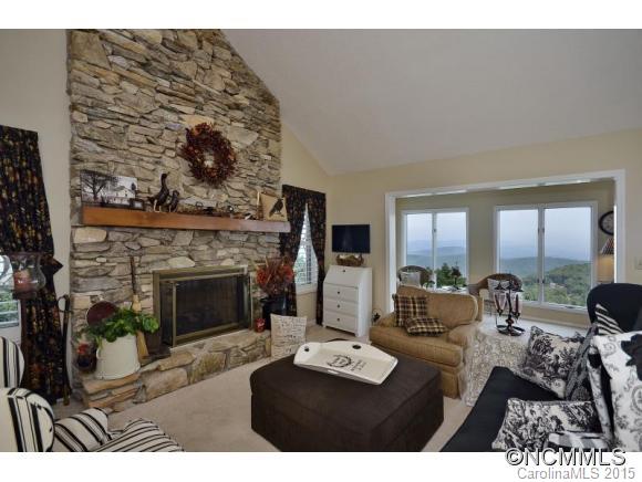 Property image 2 at 703 Fleetwood Plaza, Hendersonville, NC 28739