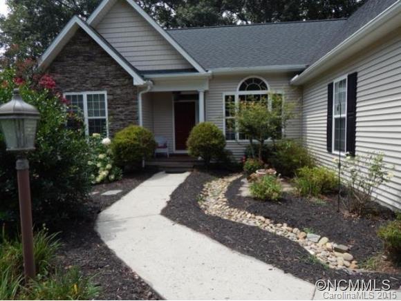 Property image 2 at 200 Classic Oaks Circle, Hendersonville, NC 28792