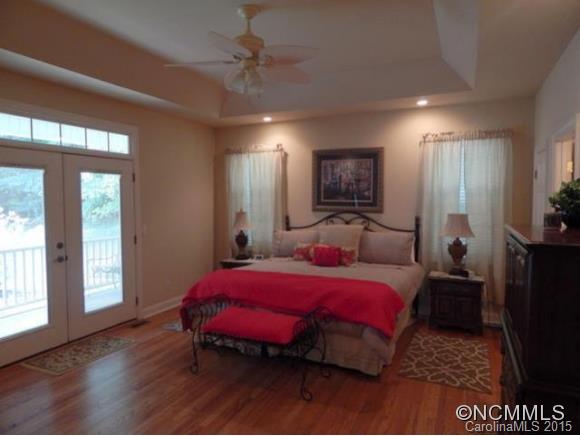 Property image 3 at 200 Classic Oaks Circle, Hendersonville, NC 28792
