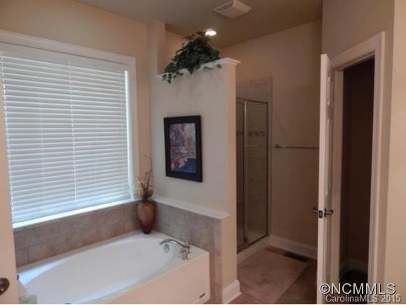 Property image 5 at 200 Classic Oaks Circle, Hendersonville, NC 28792