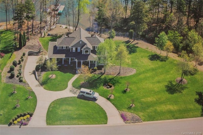 Property image 3 at 2746 Camden Pointe Drive, Sherrills Ford, NC 28673