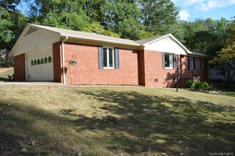 Property image 2 at 826 Ferncliff Drive, Mooresville, NC 28115