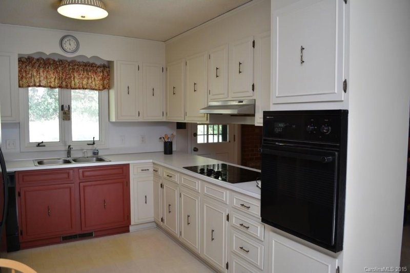 Property image 5 at 826 Ferncliff Drive, Mooresville, NC 28115