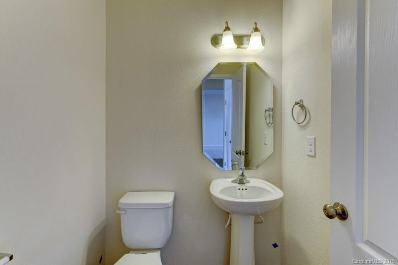 Property image 4 at 6237 Sydney Mae Lane, Charlotte, NC 28262