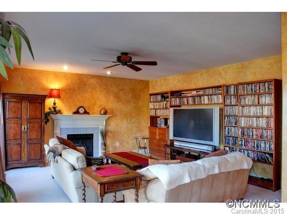 Property image 4 at 15 Weston Heights Drive, Asheville, NC 28803